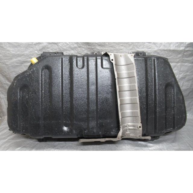 ノア CBA-AZR60G 燃料タンク 77001-44031 351121 : サンコーパーツ