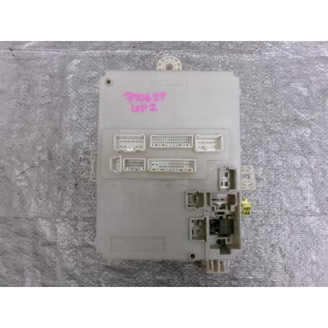 フィットシャトル DAA-GP2 ヒューズボックス 38200-TF7-J71 370627