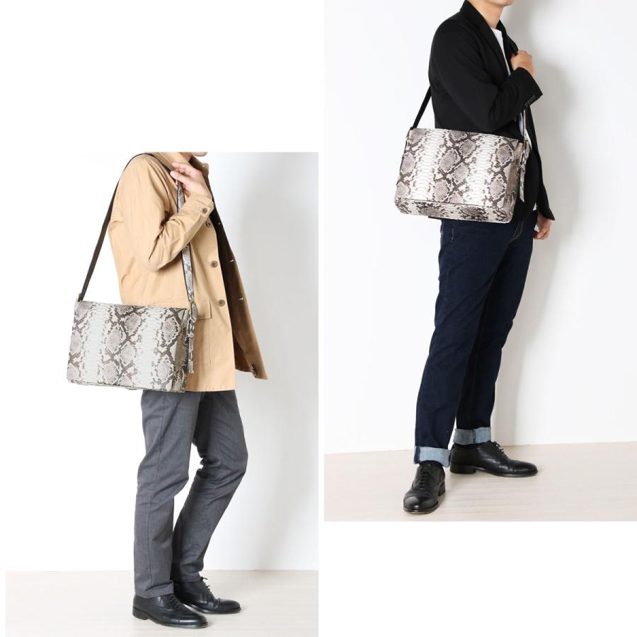 【逸品】ETRO レザー　メッセンジャー　ショルダーバッグ　蛇柄　型押し メンズ 本革 ショルダーバッグ A4 対応 ダイヤモンド パイソン