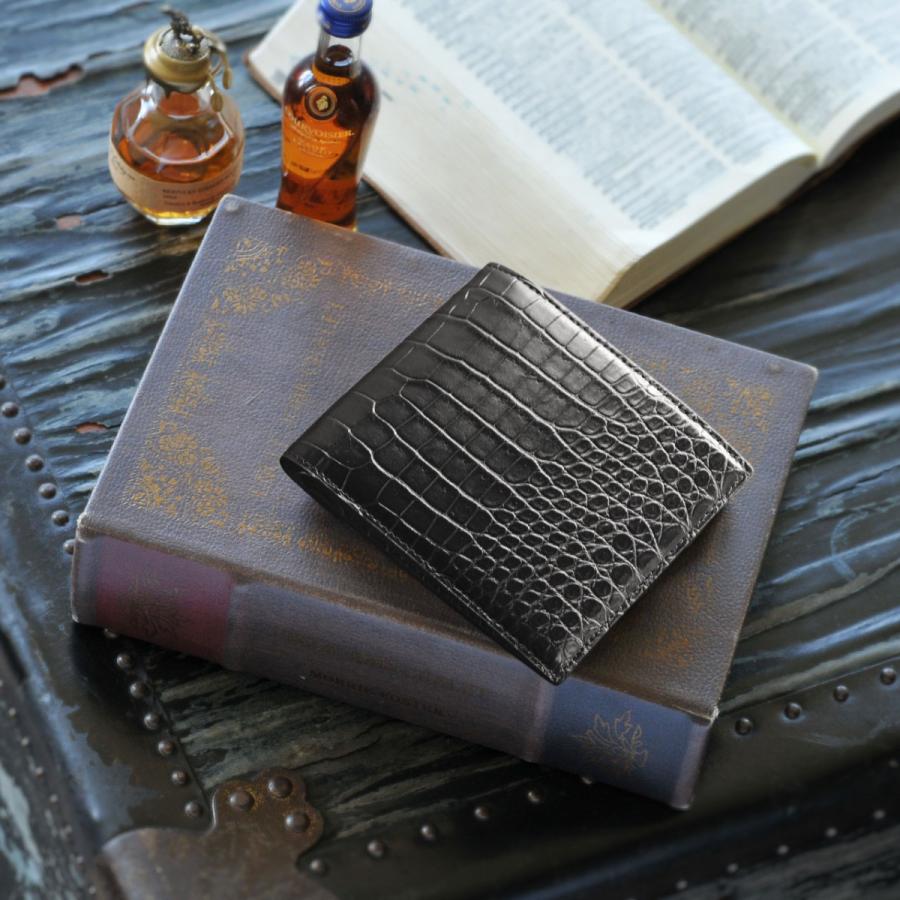 スモール クロコダイル 折り財布 マット 加工 センター取り 一枚革