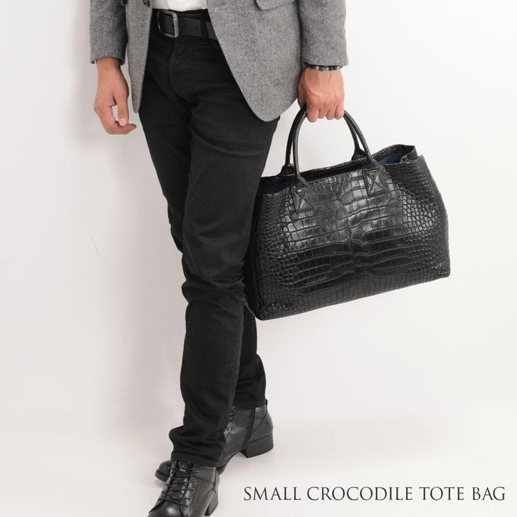 A4対応 スモール クロコダイル トートバッグ メンズ 大容量 マット 加工 ポーチ 付き ブラック 内装 羊革 (No.06001170-mens-1) sankyo shokai（三京商会） スモール クロコダイル トートバッグ
