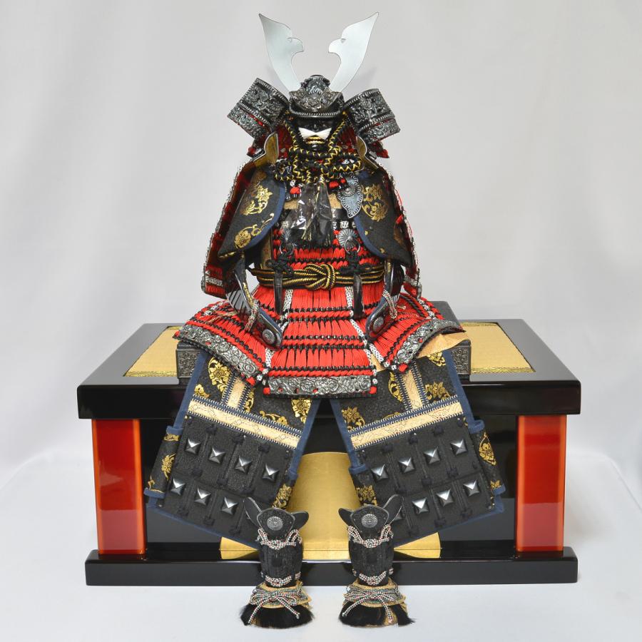五月人形 収納鎧飾り 龍玉作 12号 黒地金赤縅鎧 : 人形の三信 五月人形 収納鎧飾り 龍玉作 12号 黒地金赤縅鎧 : 人形の三信