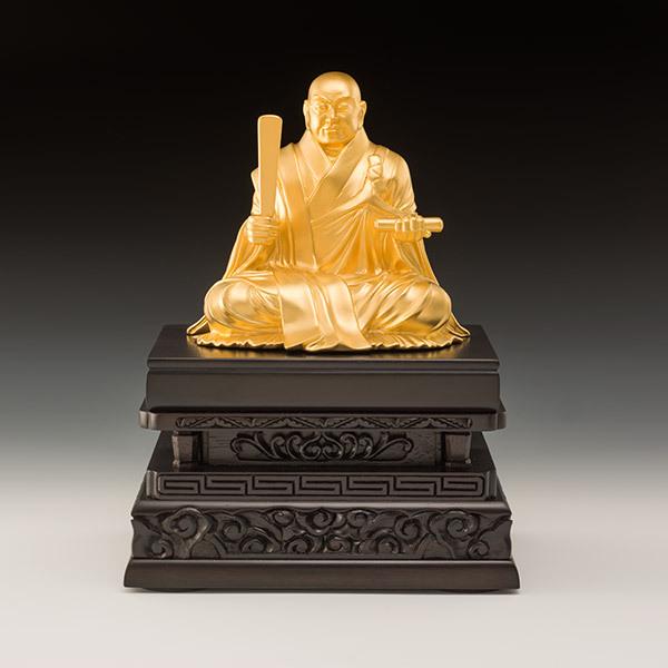 Amazon.co.jp: 極小仏 兜跋毘沙門天 11.5cm（木製：ツゲ 金泥仕上）＿