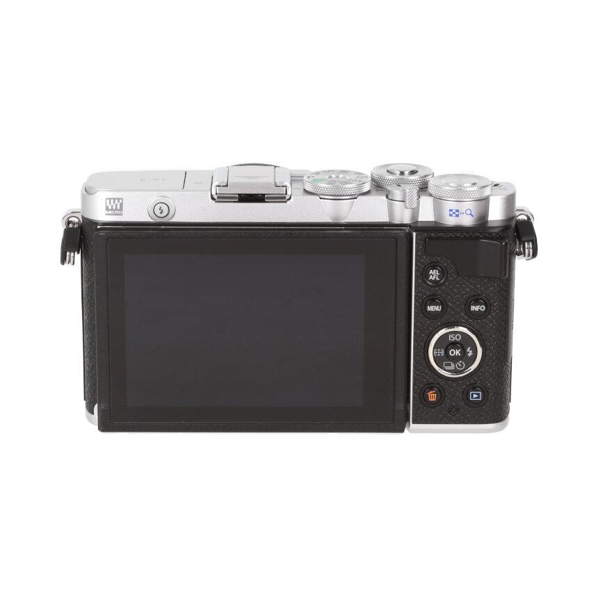 OLYMPUS PEN E-P7 シルバー + 14-42mm EZ ブラック 【A】の画像