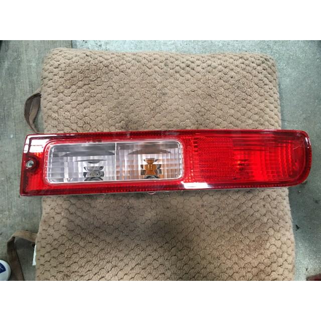 三菱 ミニキャブ U62V 右・RH テールランプASSY : sanrkuromori - 通販