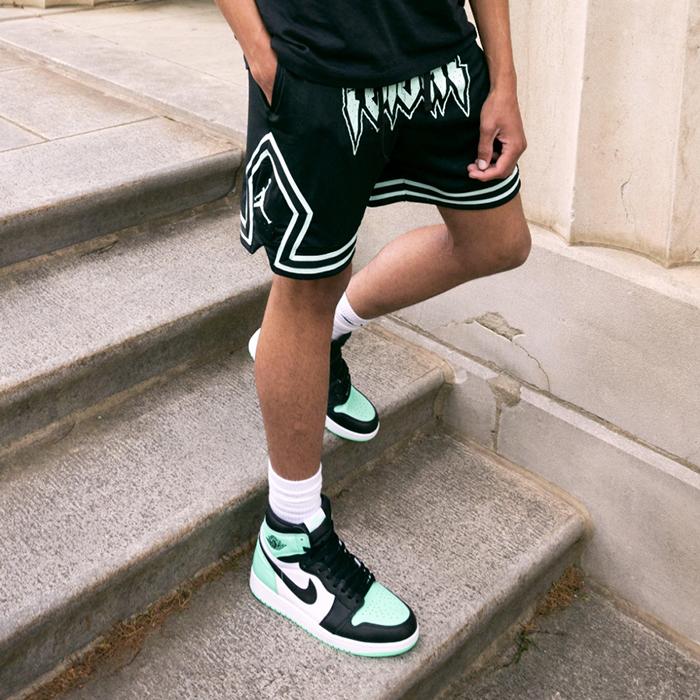 NIKE（ナイキ） スニーカー AJ1 メンズ エアジョーダン1 ハイ グリーン
