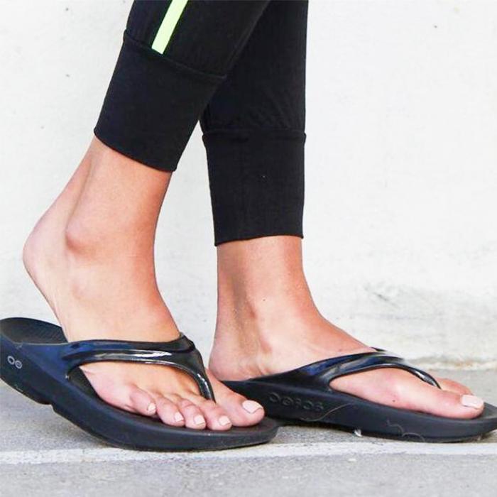 OOFOS ウーフォス レディース ビーチサンダル かわいい ウーララ