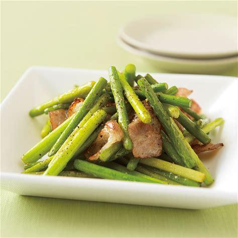 にんにくの芽  ニンニクノメ　100ｇ/束 |  | 01