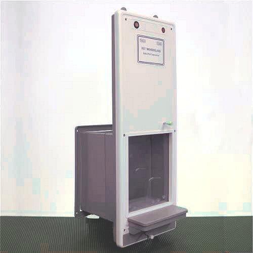 ペット自動ドア小型犬用 【入口：16.5×19.5cmH】 （シーズー・ダックス