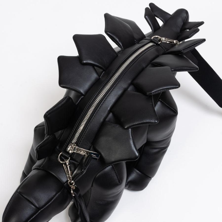 ミハラヤスヒロ maison mihara yasuhiro アニマルバッグ ショルダーバッグ 大きめ 斜めがけ レザー 本革 ネックポーチ 恐竜 ステゴサウルス ブラック 黒 鞄の画像