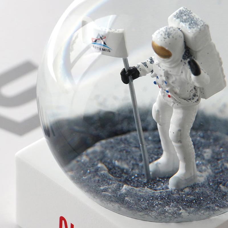 スノードーム　スノーグローブ　フィギュア DETAIL（ディテール） NASA スノードーム 宇宙飛行士 100mm 月面着陸