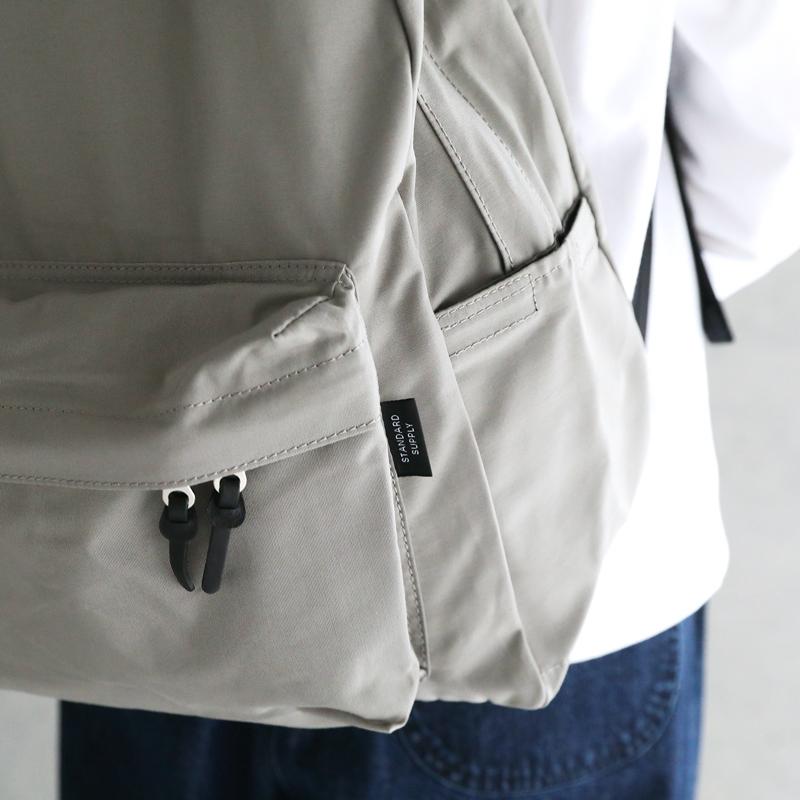 【極美品】スタンダードサプライ　グレー　シンプリシティデイリーデイパッグ SIMPLICITY DAILY DAYPACK デイリーデイパック スチールグレー