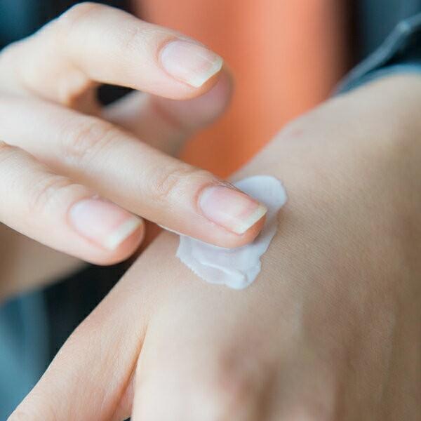 Yaetoco ヤエトコ 家族ハンドクリーム 伊予柑 60g 無茶々園 保湿 みかん ホホバオイル 蜂蜜 ミツロウ パール 天然成分由来 ギフト プレゼント オーガニック サンテラボ 通販 Paypayモール