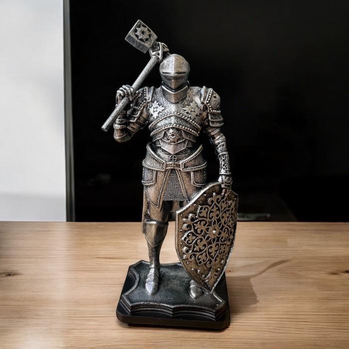 超特大騎士　アンティーク　置物 Amazon.co.jp: 置物 アンティーク風 中世ヨーロッパの錫製 甲冑 騎馬