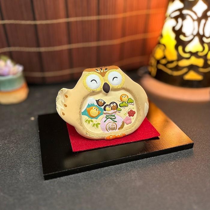フクロウの置物 しあわせこいふく 19-227 大福笑い幸福六貯金箱 ふくろう 不苦労 貯金箱かわいい 素焼き
