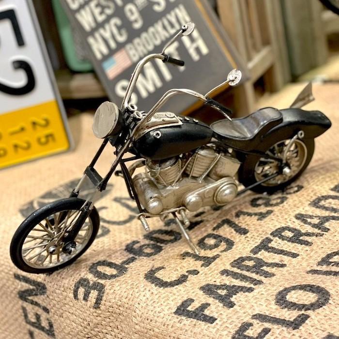 ブリキバイク 黒　2004d-2246  バイク ブリキカー ブリキのおもちゃ インテリア ブラック 大人 アンティーク フィッシュテールマフラー｜sanwapotitto