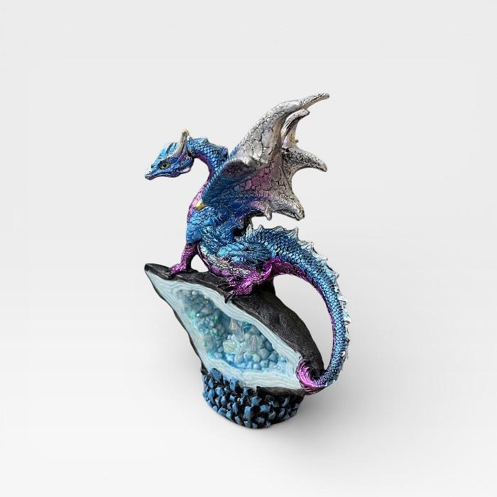 ファンタジックドラゴン クリスタルを守るドラゴン 龍 竜 青 水色