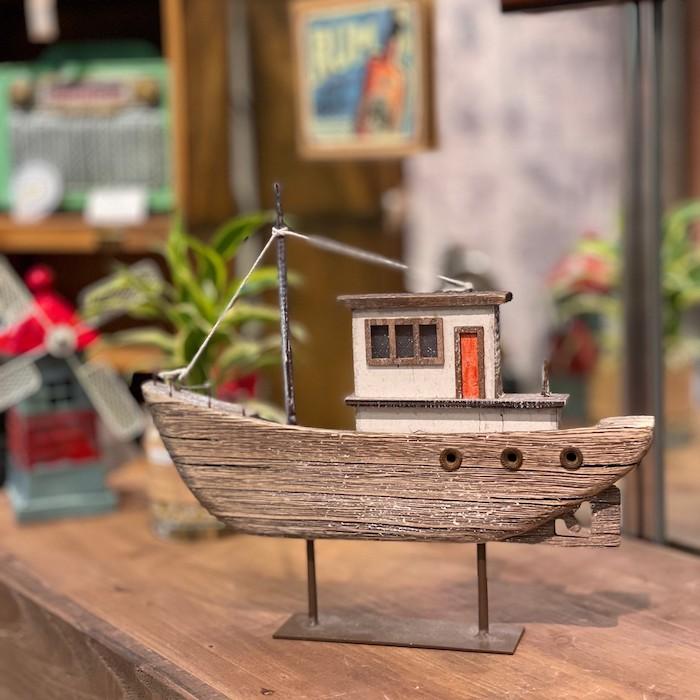 昭和レトロ　雰囲気抜群の大型船舶ランプです。サイズ直径23㎝ 高さ43㎝ 昭和レトロ 雰囲気抜群の大型船舶ランプです。サイズ直径23㎝ 高さ43