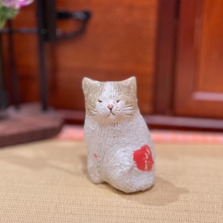 信楽焼 お座り猫 ミケ猫 ブチ 562-04 猫 ネコ かわいい 焼き物