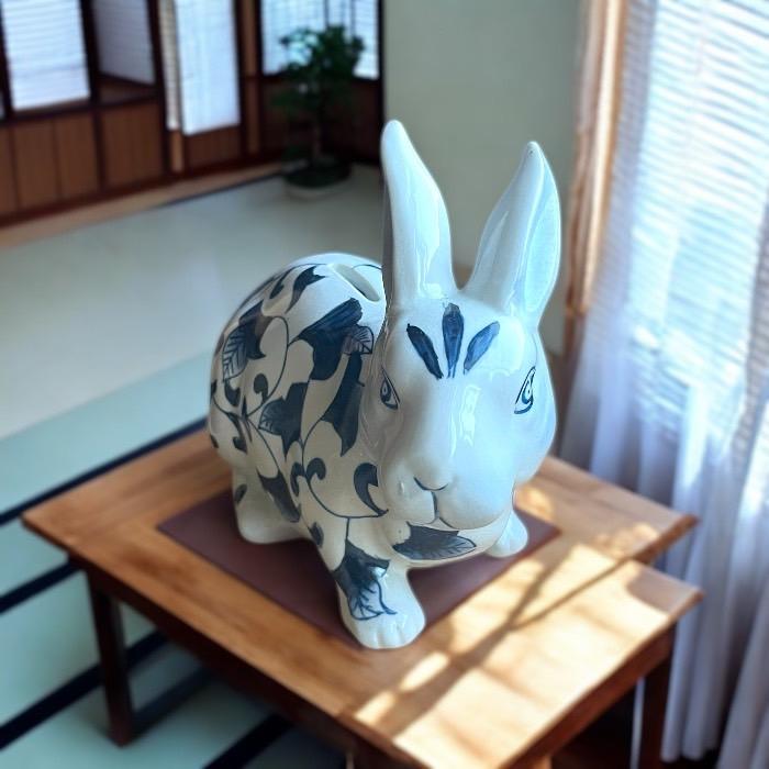 手描き陶器 貯金箱 うさぎ 大 赤絵 兎 ウサギ 上品 シンプル 高級感