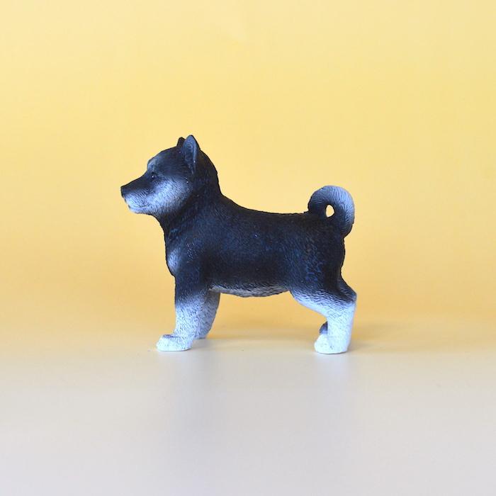 豆柴 柴犬 犬 子犬 黒柴 ミニチュアアニマル 置物 オブジェ かわいい