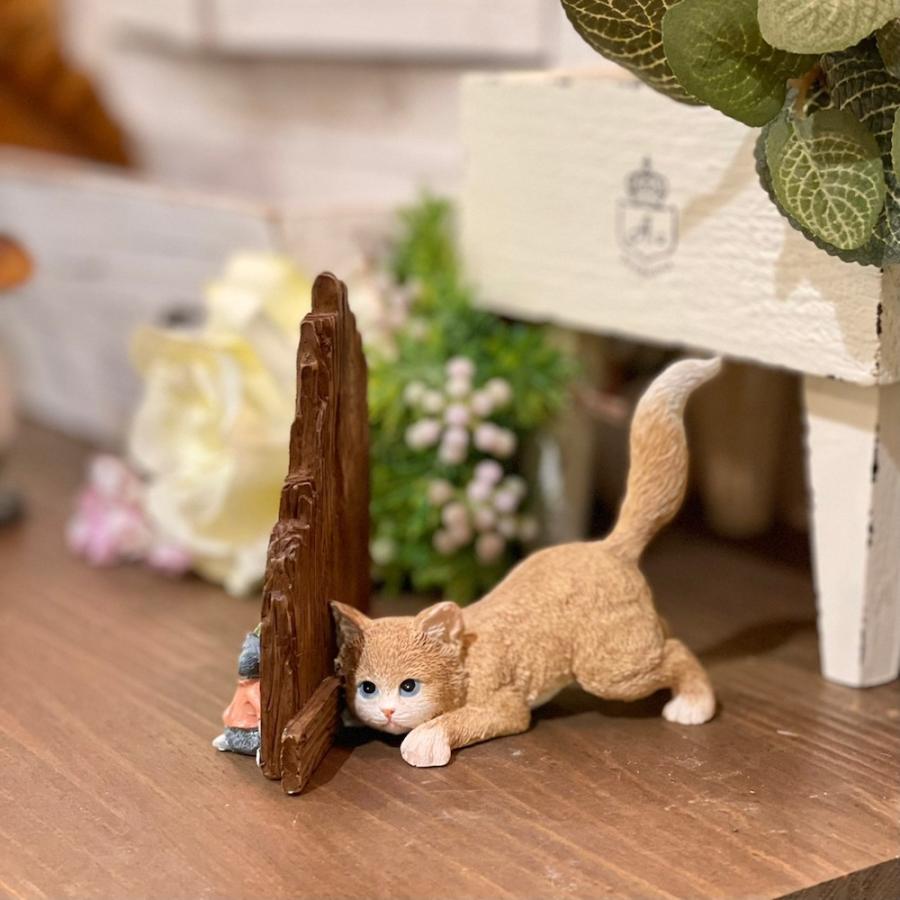 茶トラ猫 ねこ ネコ レトロ アンティーク風 猫とネズミ 塀を挟んでの