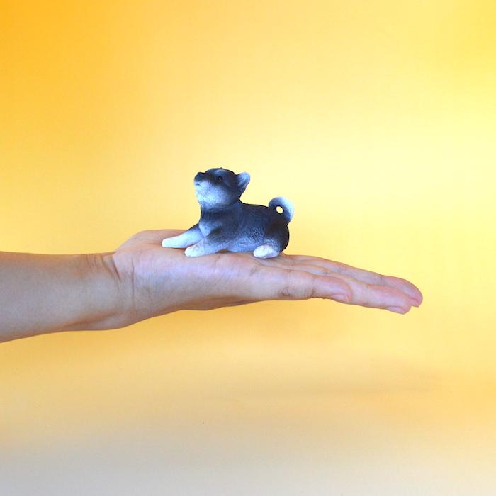豆柴 柴犬 犬 黒柴 伏せ ミニチュアアニマル 置物 オブジェ かわいい