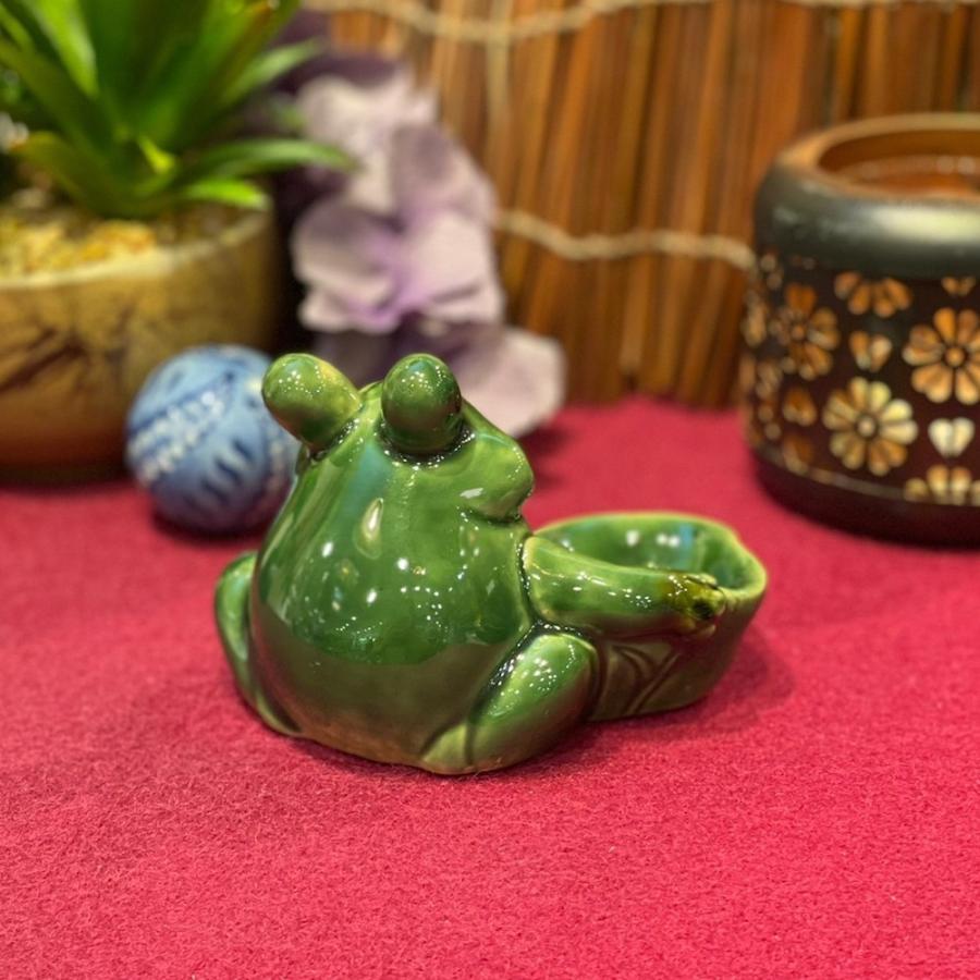 カエルの置物 陶器 蓮鉢持ち蛙 お金がかえる 幸運 インテリア 置物