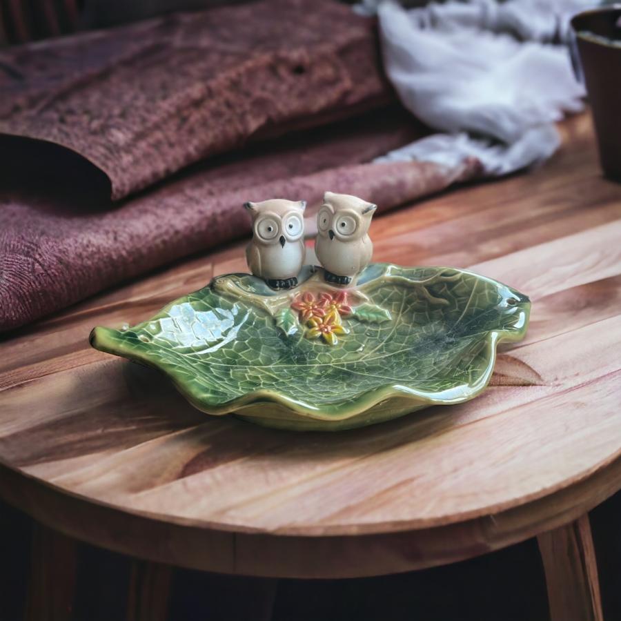 葉っぱの上のフクロウ 平皿 トレイ 小物入れ M18108 高さ8cm 梟