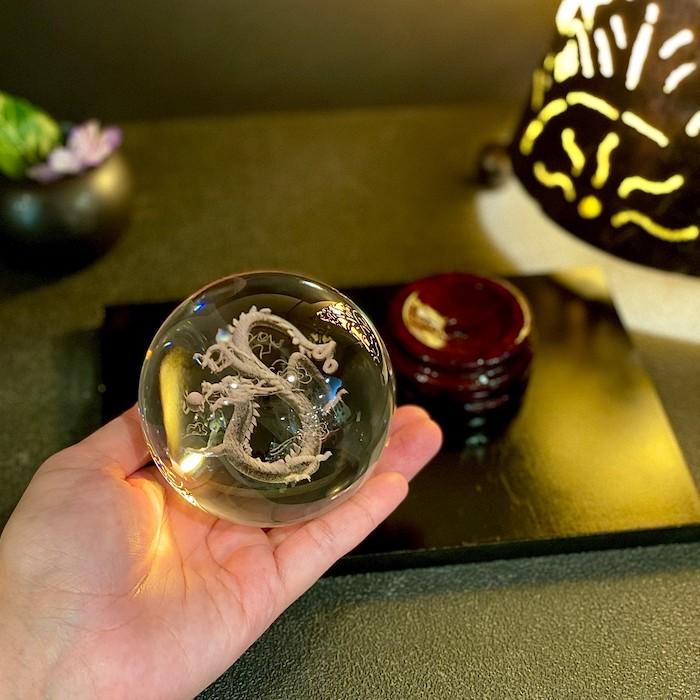 レーザー彫水晶 龍 y5-2 水晶 レーザー 木製台座付き 3D 開運 風水 物