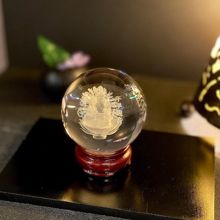 レーザー彫水晶 千手観音 201810y5-2 水晶 レーザー 木製台座付き 3D