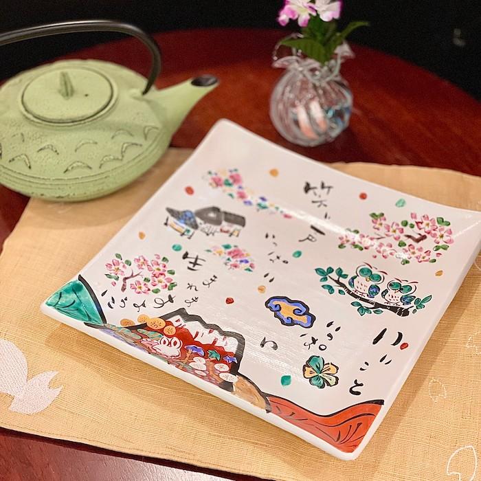 赤富士にぎやか 角大皿 tf-016 うさぎ 手描き ギフト かわいい