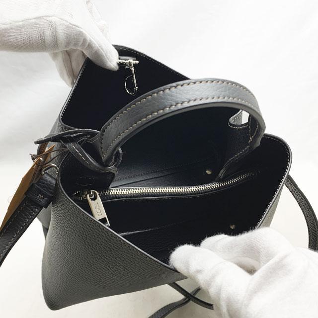 TOD'S（トッズ） 【新品】トッズ（TOD'S） レザー ハンドバッグ