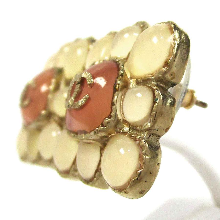 シャネル アクセサリー A16C フラワーモチーフピアス オフホワイト/ゴールド 中古 グレード：A サンヤ質店の画像