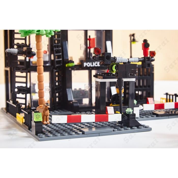 LEGO レゴ シティ 互換 ブロック SWAT 警察 特殊部隊 本部建物 ミニフィグ 11体 スワット 子供 男の子 互換品 人形 誕プレ 軍隊 武器 銃 クリスマス 冬休み｜sarai-store｜05