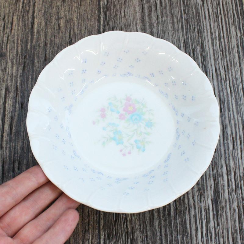 香蘭社 青磁花淵 小鉢 レア ボウル プレート 皿 香蘭社 青磁花淵 小鉢 レア ボウル プレート 皿