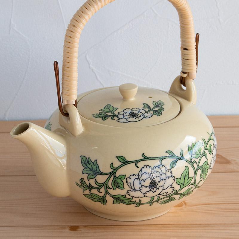 土瓶 910cc 和食器 急須 花柄 茶器 クリーム色 / 白芍薬柄 ※訳アリ・柄