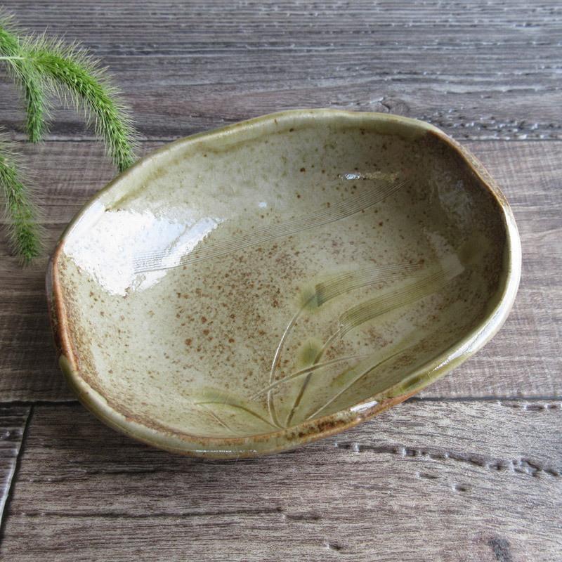 小鉢 楕円小鉢 和食器 日本製 15.8cm 手づくりの器 ナチュラル 草の