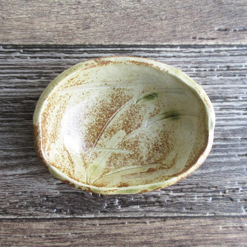 小鉢 楕円小鉢 12.1cm 和食器 日本製 美濃焼 手づくりの器 ナチュラル