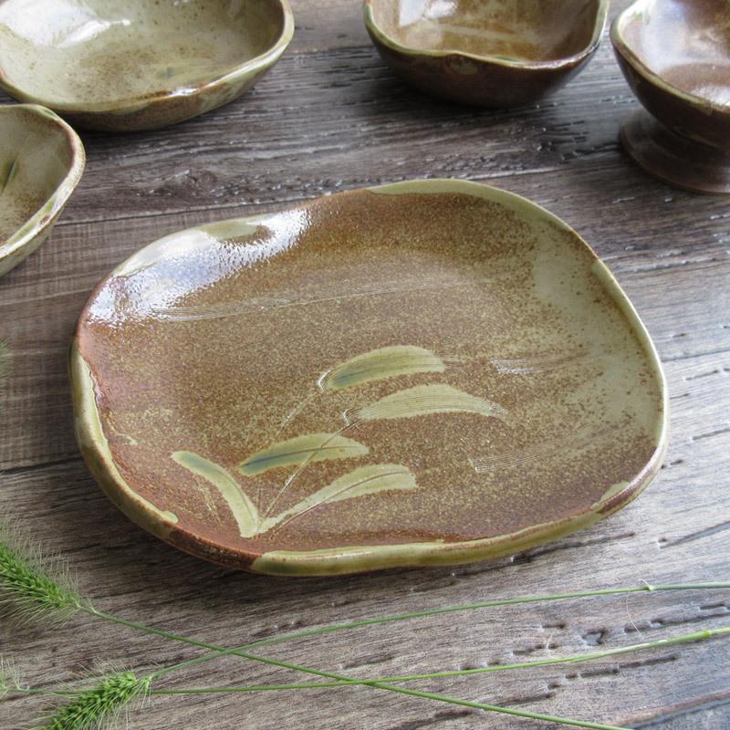 灰釉草文 天皿 / 22.3cm 高級和食器 刺身 天ぷら 主菜 メイン 灰釉草文 天皿 / 22.3cm 高級和食器 刺身 天ぷら 主菜 メイン