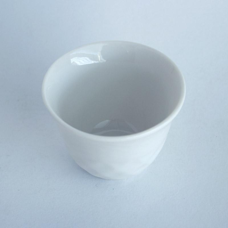 ぐい呑み お猪口 おちょこ 盃 酒器 白 食器 美濃焼 日本製 40cc