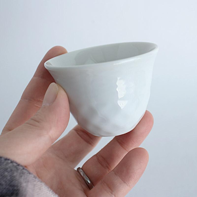 ぐい呑み お猪口 おちょこ 盃 酒器 白 食器 美濃焼 日本製 40cc