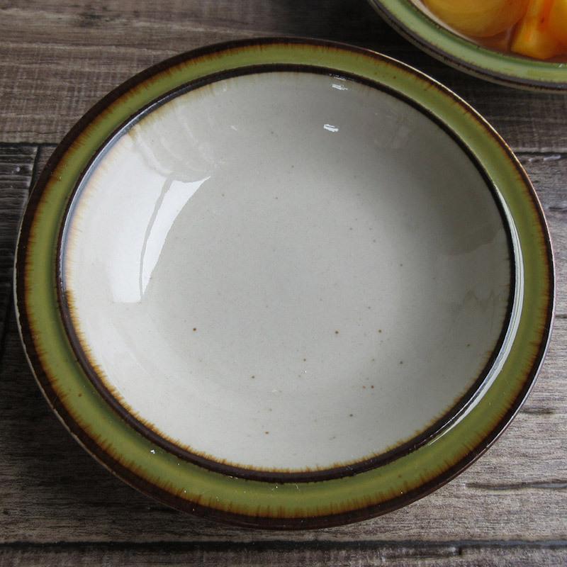 いちごとレモンのストーンウェア皿 いちごとレモンのストーンウェア皿