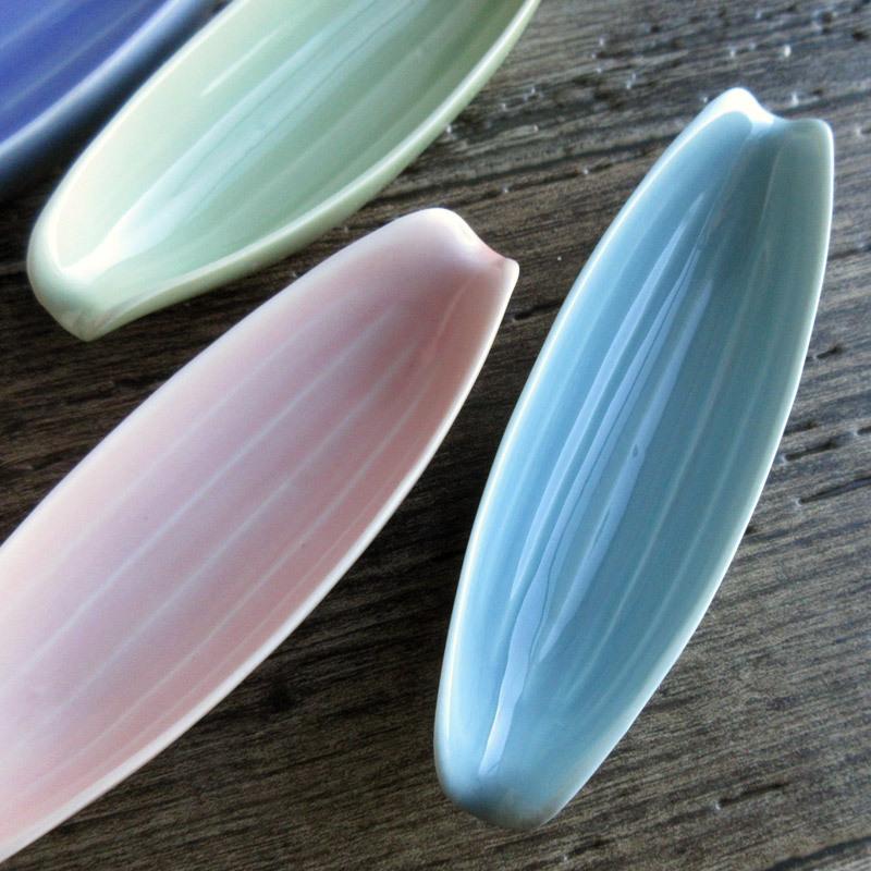 小皿 小付 小さなお皿 和食器 薬味入れ 笹の葉 舟形 グリーン ピンク