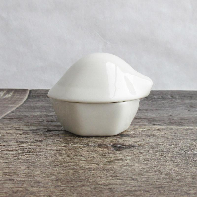 亀の形 工芸品　陶雲 七味入れ 調味料入れ 一味入れ 薬味入れ 亀の形 カメ 日本製 美濃焼