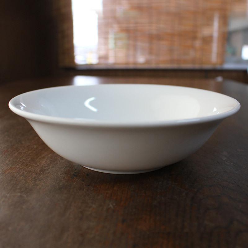 サラダボウル ホワイト 鉢 20cm 陶磁器 反り型 白い器 カフェ風食器
