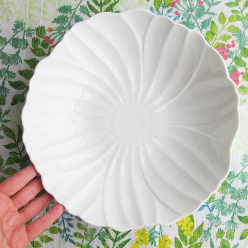 ボウル 25.5cm 洋食器 ホワイト サラダボウル 鉢 花柄 コスモス 陶磁器