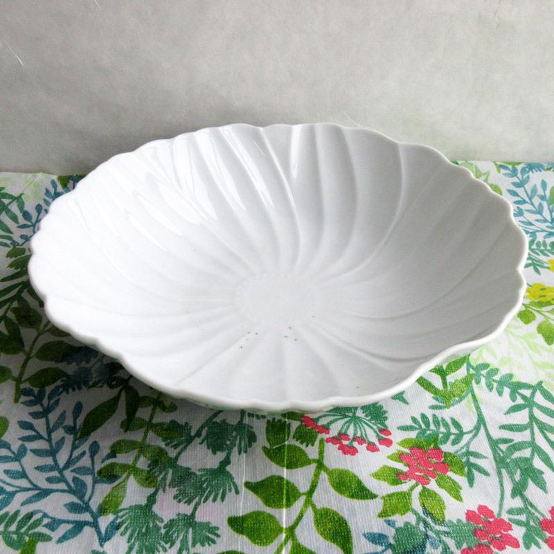 ボウル 25.5cm 洋食器 ホワイト サラダボウル 鉢 花柄 コスモス