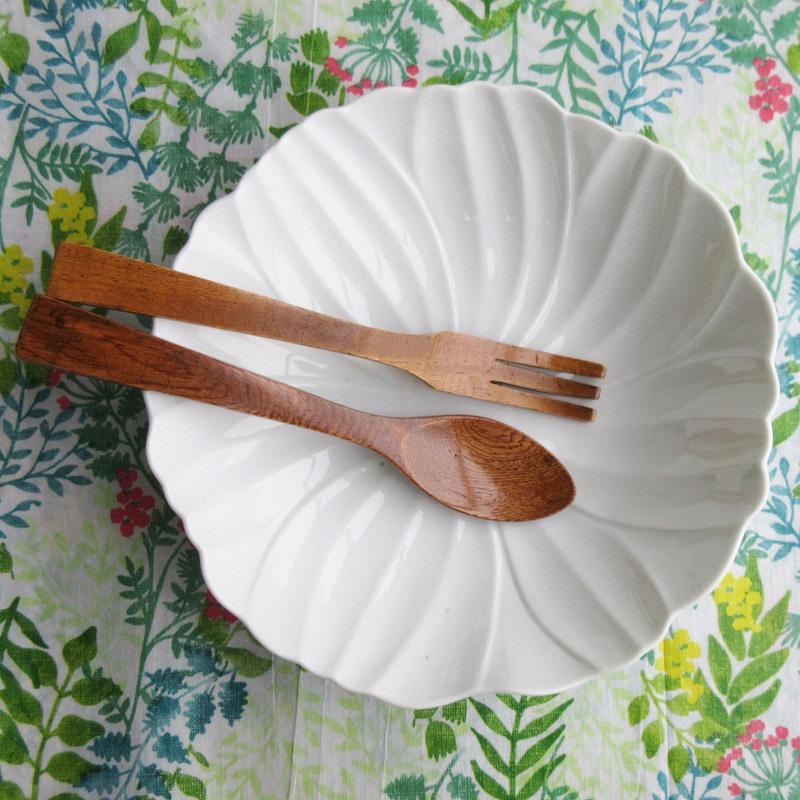 ボウル 25.5cm 洋食器 ホワイト サラダボウル 鉢 花柄 コスモス 陶磁器