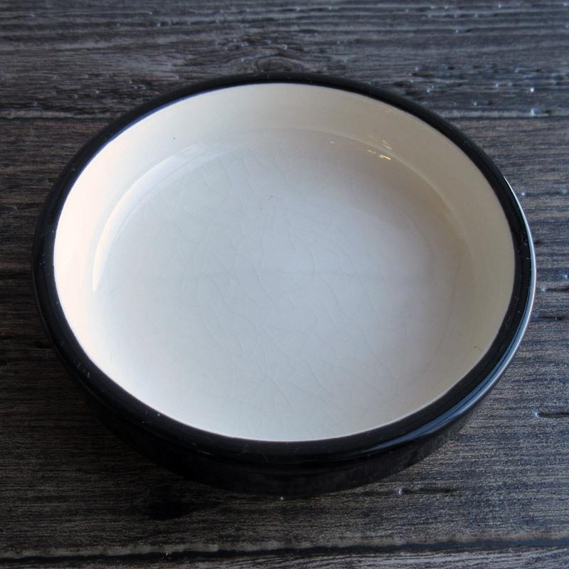 灰皿 10.8cm 喫煙具 陶器 シンプル コンパクト 黒色 クリーム色 丸い